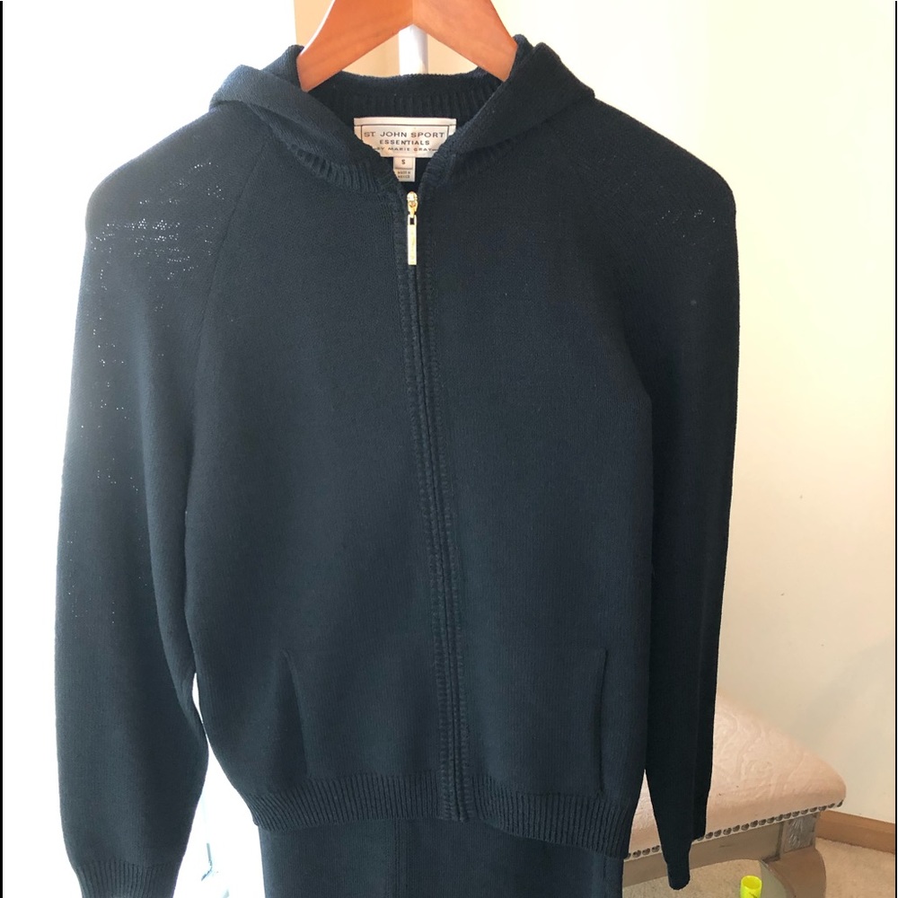 St John 2 piece hooded sweater and skirt